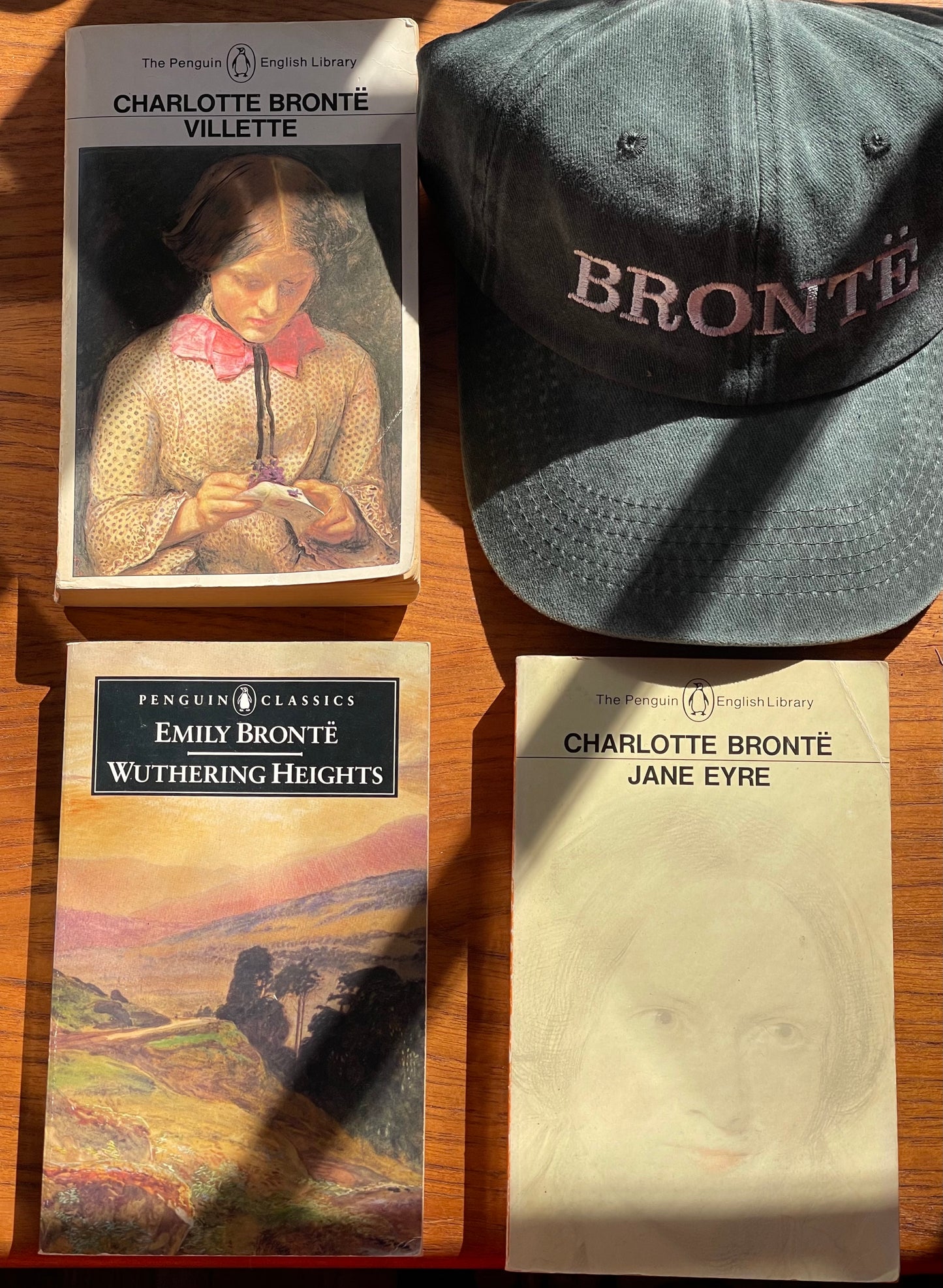 Brontë Womb House Books Hat