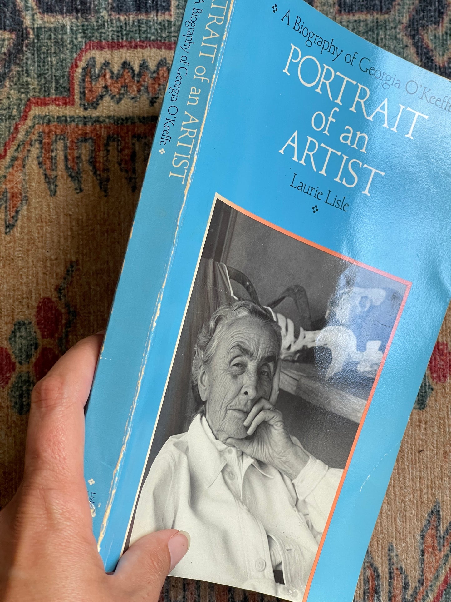 Portrait of an Artist: Georgia O'Keeffe by Laurie Lisle