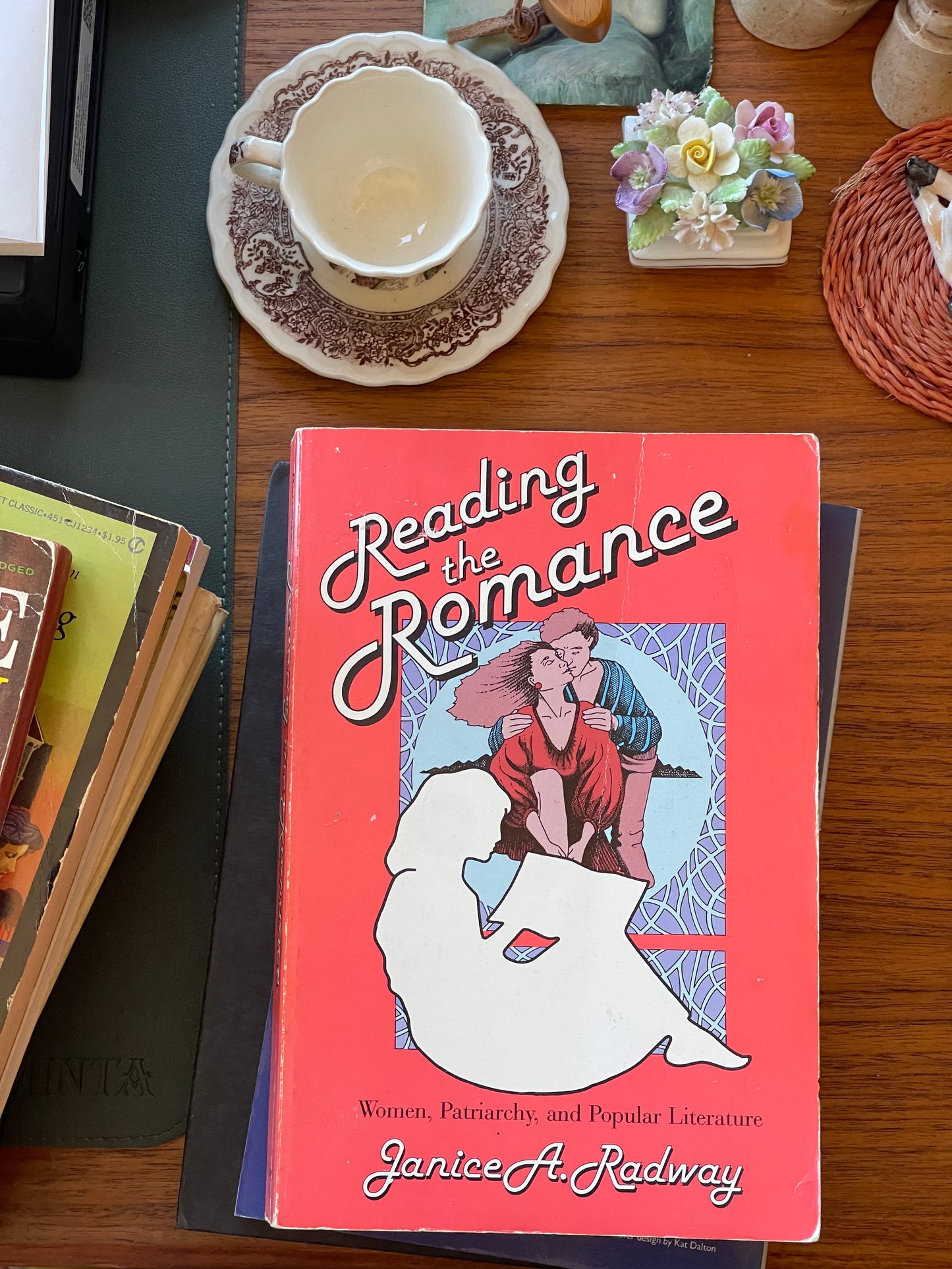 Reading the Romance: Women, Patriarchy, and Popular Literature by Janice A. Radway