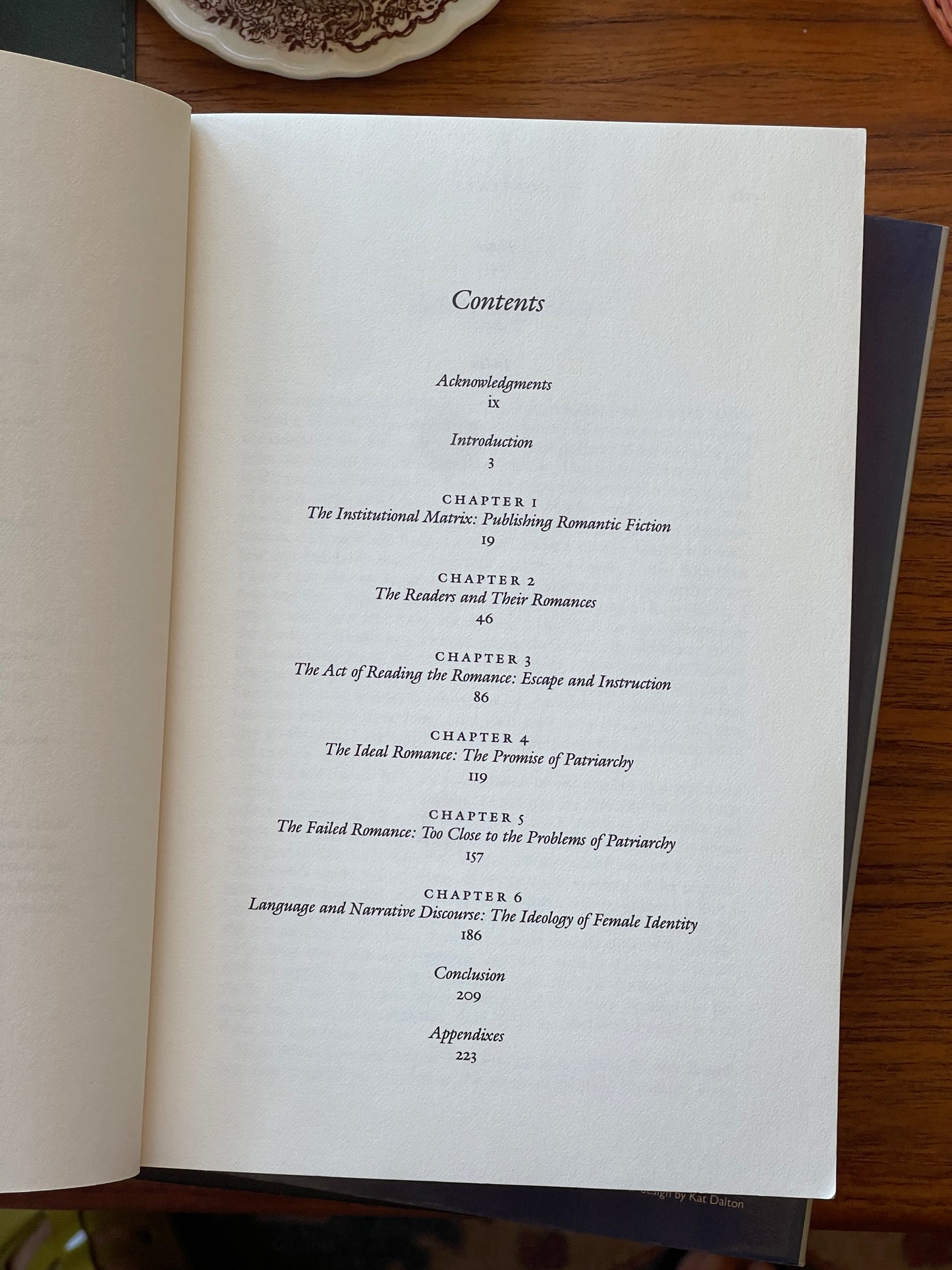 Reading the Romance: Women, Patriarchy, and Popular Literature by Janice A. Radway