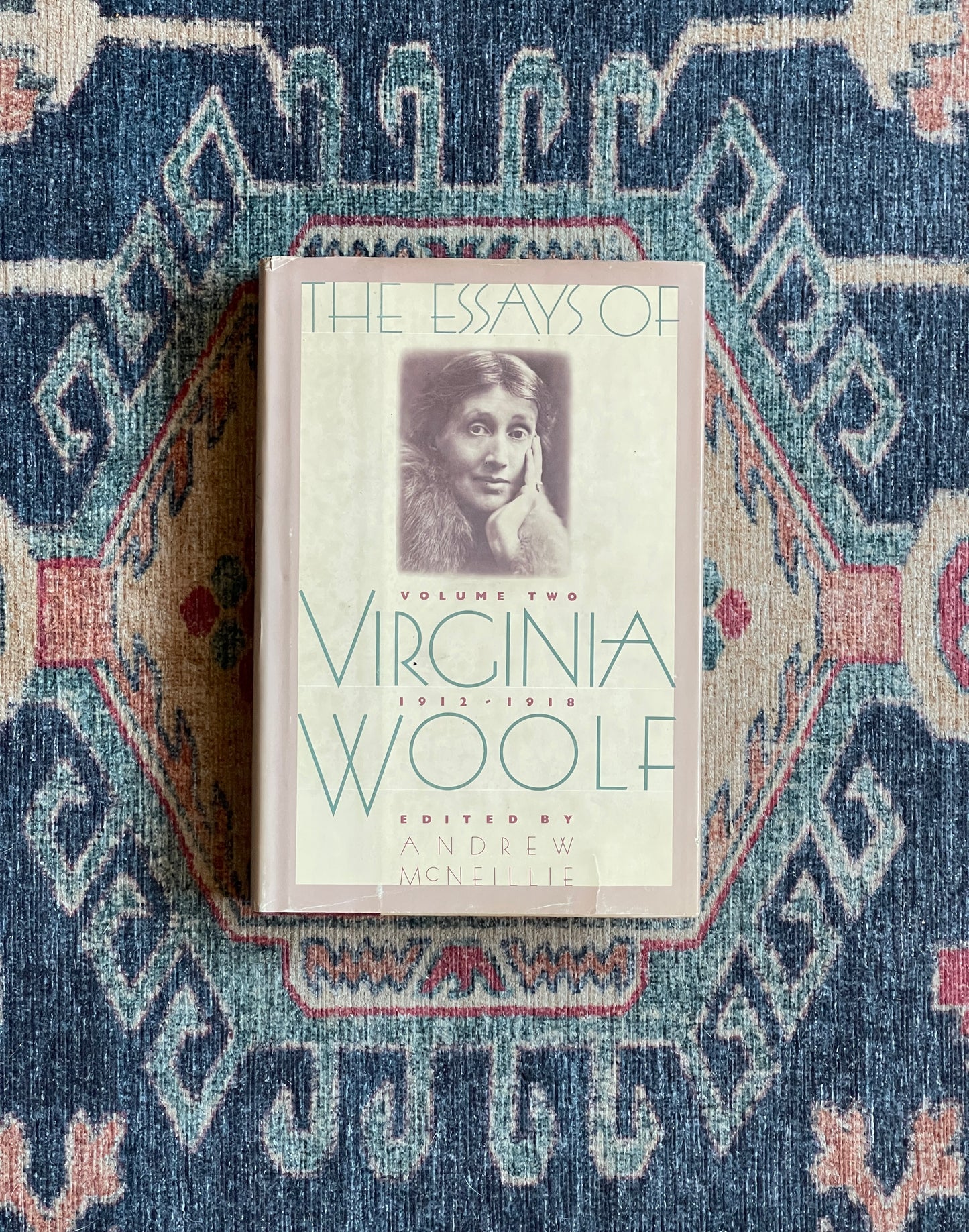 The Essays of Virginia Woolf: Volume Two