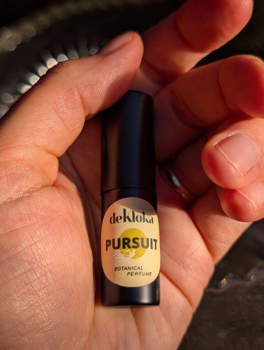 Pursuit: In celebration of Sylvia Plath by de kloka - 5 ml atomizer